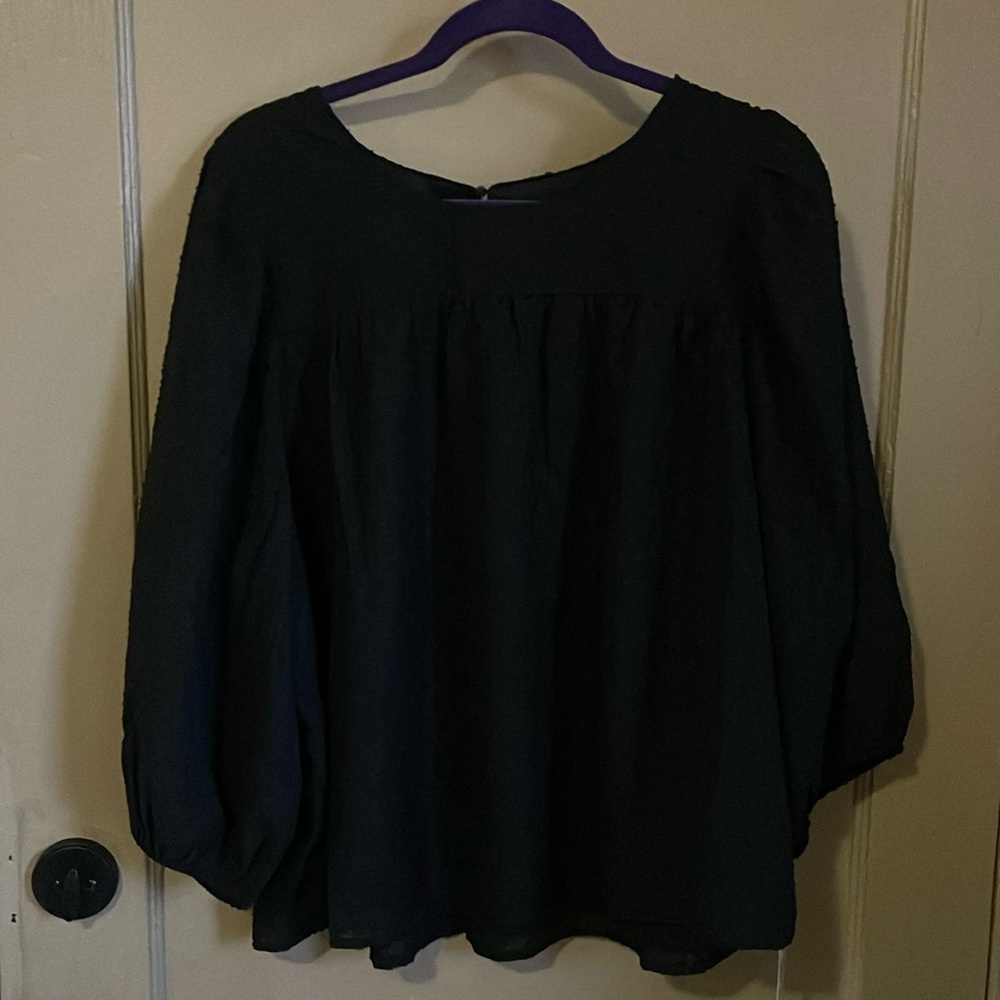 Flowy Blouse 🖤